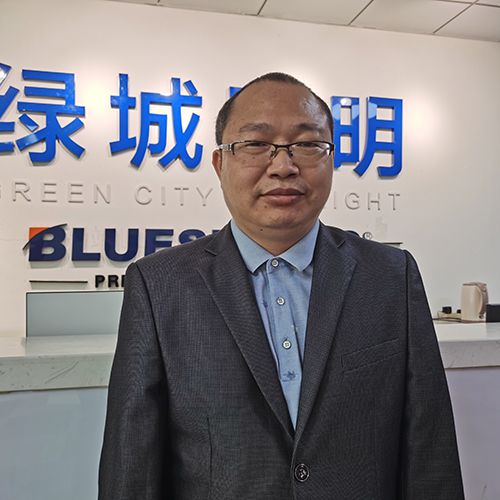 Барри Хуанг — менеджер по разработке продуктов